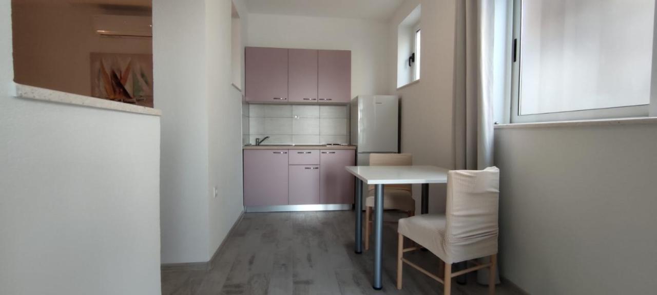 Studio Apartman Ana Lägenhet Makarska Exteriör bild